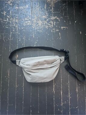 Uniqlo Robic Fanny Pack
